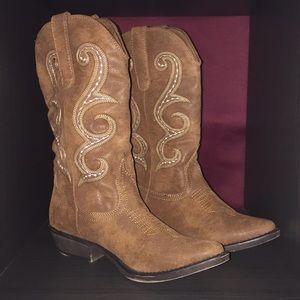 MEDIUM BROWN COWBOY BOOTS